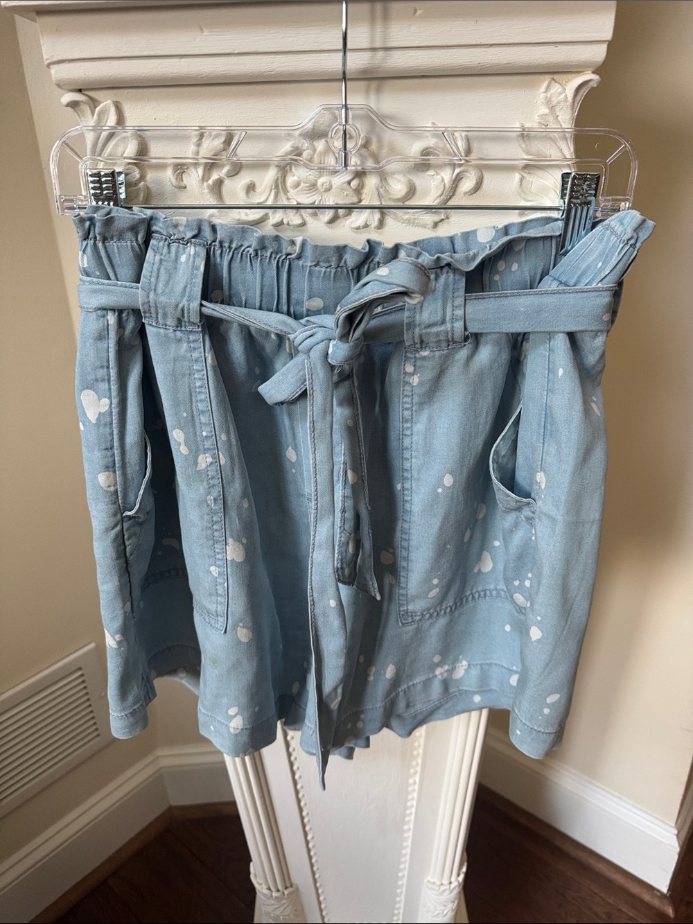 Time and Tru Light Blue Tie-Waist Paint-Splash Shorts